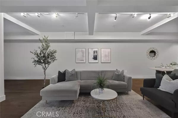 Long Beach, CA 90802,433 Pine Avenue #102