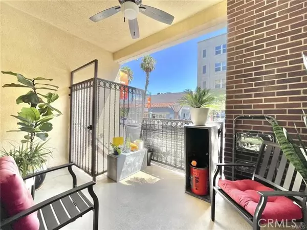 Long Beach, CA 90802,395 E 4th Street #7