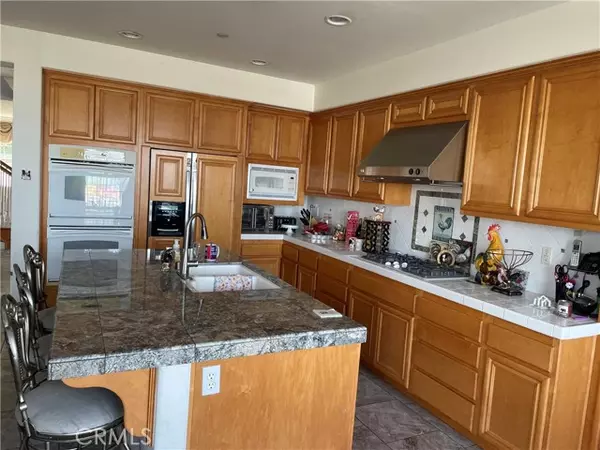 Signal Hill, CA 90755,2205 Starlight Lane