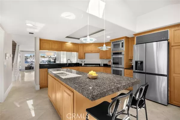 Newport Beach, CA 92663,1819 W Bay Avenue #B