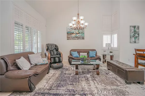 Corona, CA 92882,2261 Whiteoak Lane