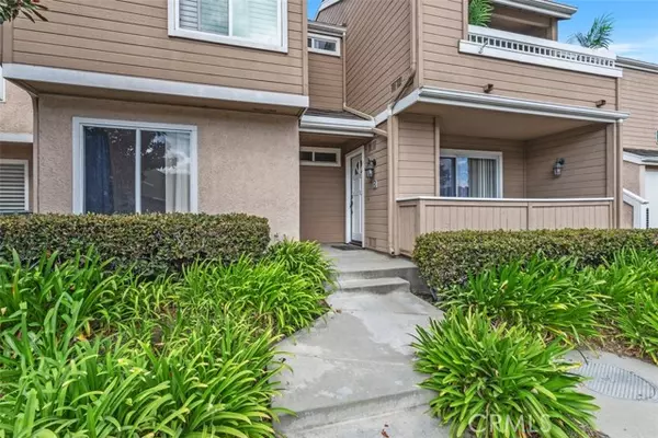 Stanton, CA 90680,10393 E Briar Oaks Drive #D