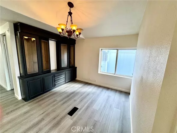 Laguna Hills, CA 92653,23301 Ridge Route Drive #215