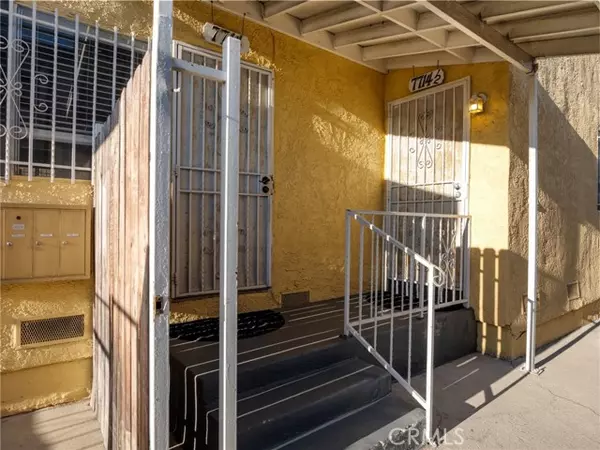 Los Angeles, CA 90003,7714 S Broadway