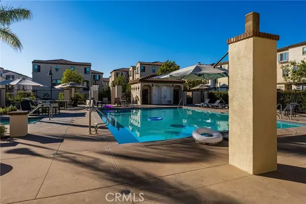 Yorba Linda, CA 92886,18318 Iris