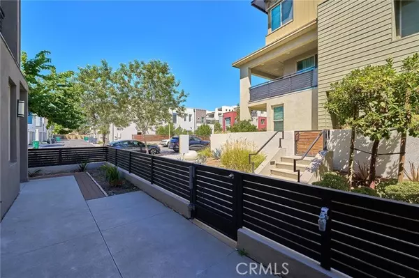 Irvine, CA 92618,126 Novel