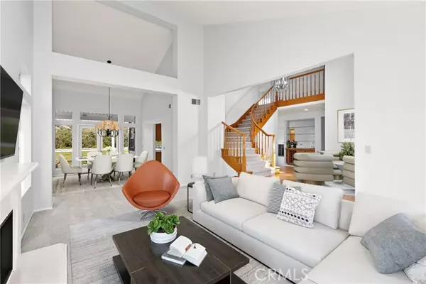 Laguna Hills, CA 92679,3 Mantenida