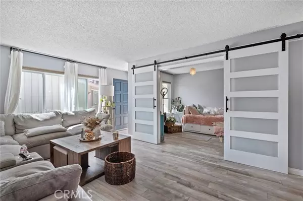 South Gate, CA 90280,5950 Imperial Highway #2