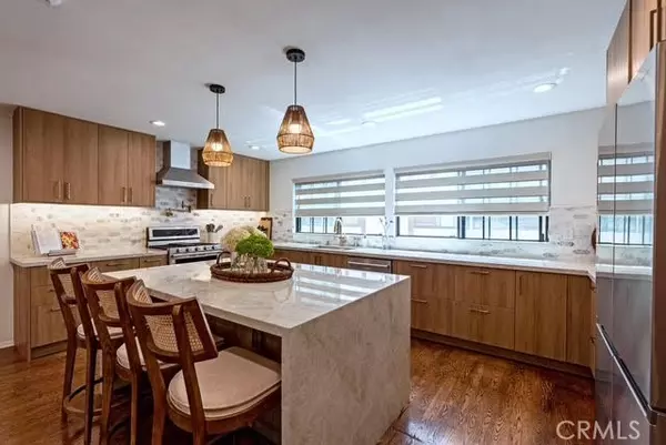 Redondo Beach, CA 90277,240 S Broadway #4