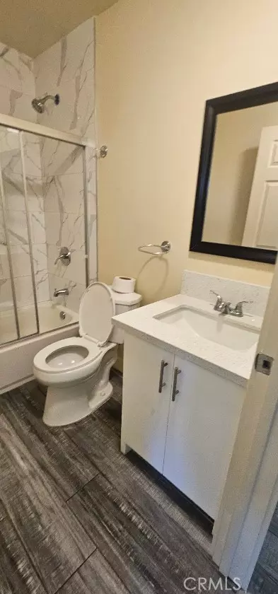 Los Angeles, CA 90003,439 W 71ST Street