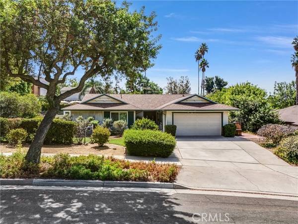 350 Glenhill Drive, Riverside, CA 92507