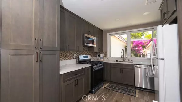 Irvine, CA 92612,7 Satinwood Way