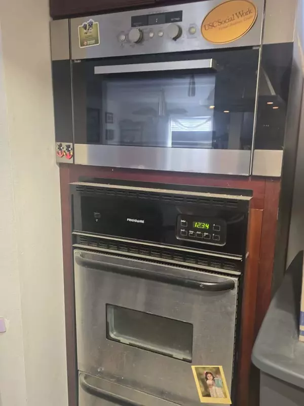 Azusa, CA 91702,417 N Vernon