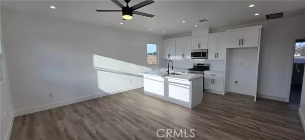 Lakewood, CA 90712,4705 Lakewood #2