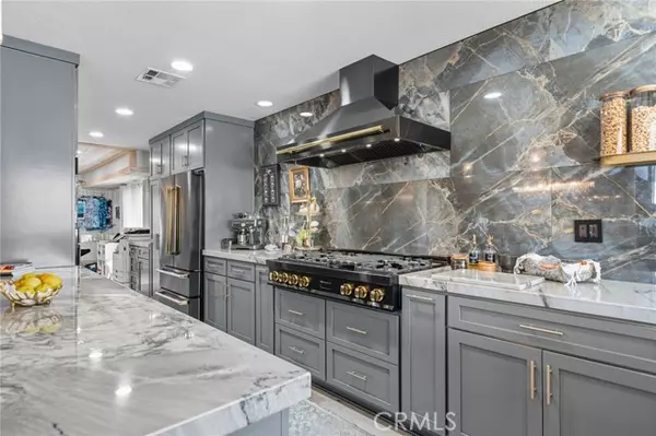 Canyon Lake, CA 92587,30231 White Wake