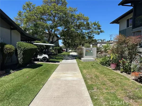 Seal Beach, CA 90740,13330 Del Monte #10R