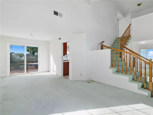 Camarillo, CA 93010,858 Calle Portilla