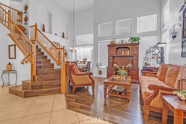 Corona, CA 92879,1096 Casandra