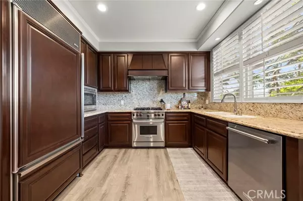 401 Bernard Street #211, Costa Mesa, CA 92627