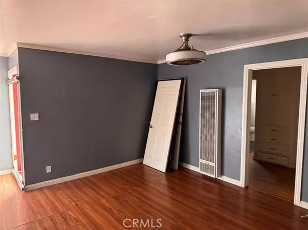 Long Beach, CA 90802,925 E Appleton Street #4