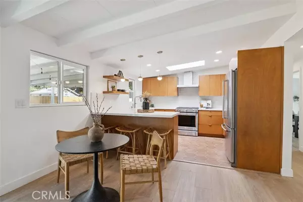 Santa Barbara, CA 93103,21 La Cadena Street