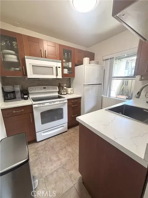 Santa Ana, CA 92701,1345 Cabrillo Park #J11