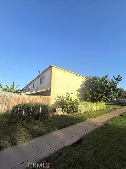 Santa Ana, CA 92701,1000 E Bishop Street #M2