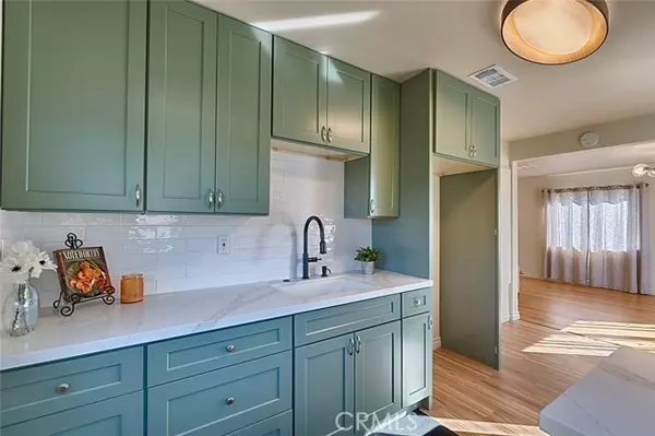 Lakewood, CA 90712,5839 Faculty