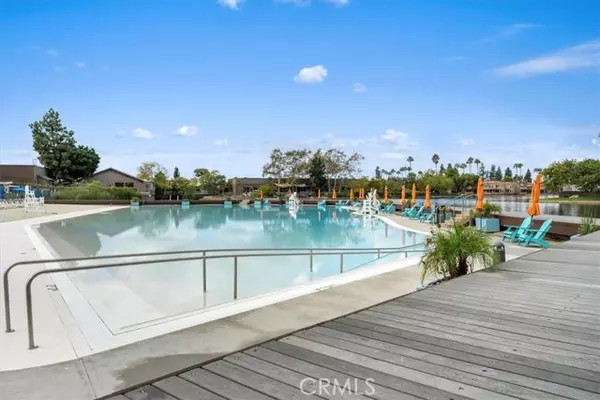 Lake Forest (el Toro), CA 92630,25121 Rivendell