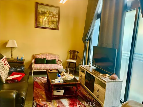 Long Beach, CA 90802,300 E 4th St. #101