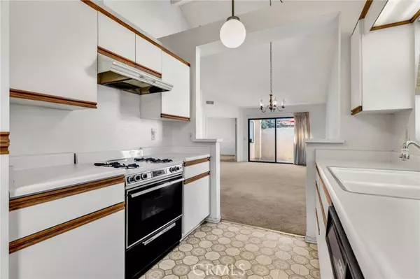 Montebello, CA 90640,320 N Montebello