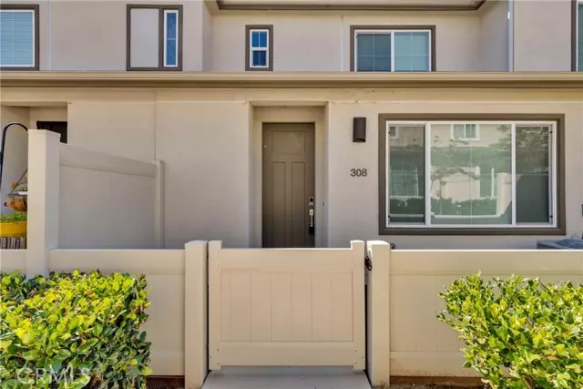 Fallbrook, CA 92028,308 Citrine Trail