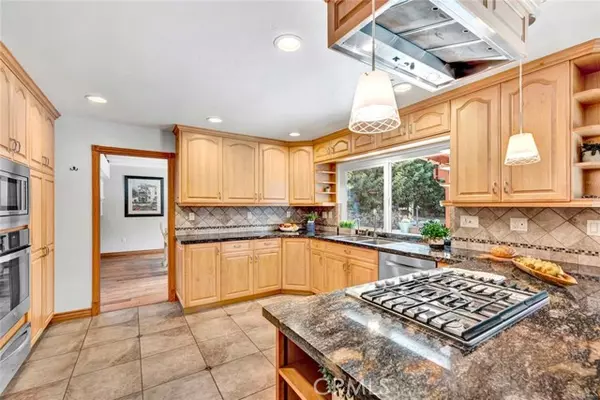 Yorba Linda, CA 92886,19072 Lamplight Lane