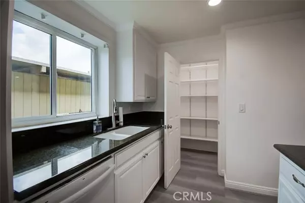 Santa Ana, CA 92707,1000 W Macarthur #107