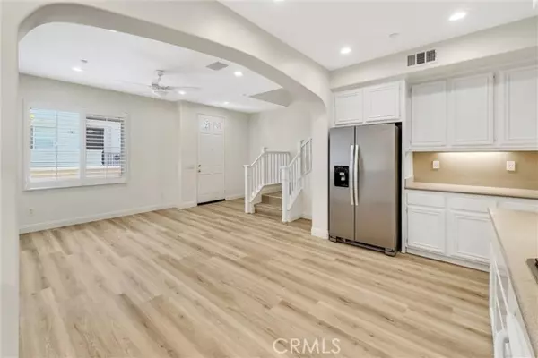 Irvine, CA 92602,84 Topaz