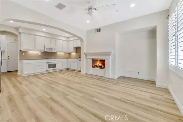 Irvine, CA 92602,84 Topaz