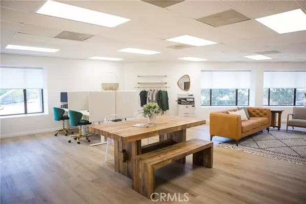 890 Baker St, Costa Mesa, CA 92626