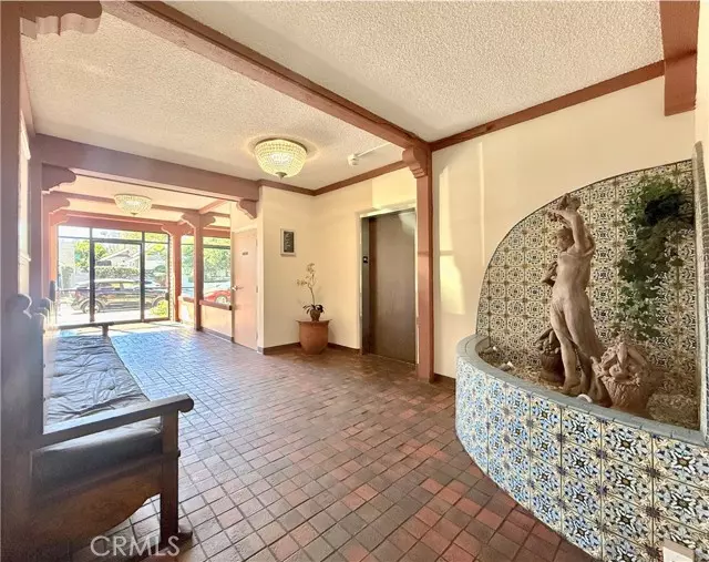 Long Beach, CA 90814,2805 E 3rd #21