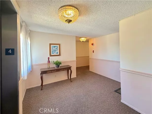 Long Beach, CA 90814,2805 E 3rd #21