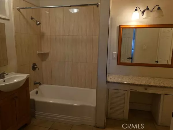 Santa Ana, CA 92703,1110 W Cubbon