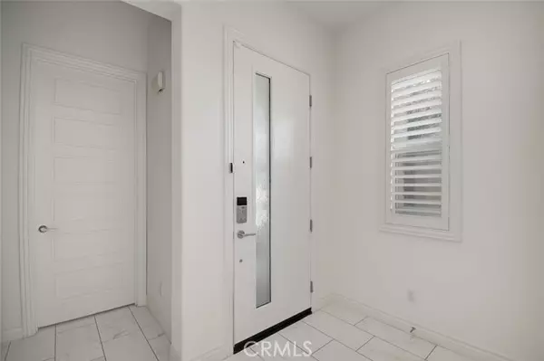 Irvine, CA 92618,148 Spectacle