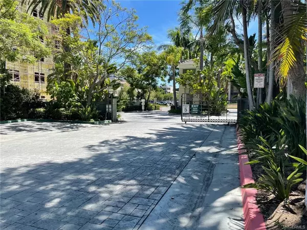 Irvine, CA 92612,2233 Martin #413