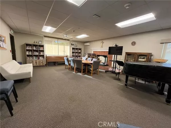 Fullerton, CA 92831,1231 E Chapman