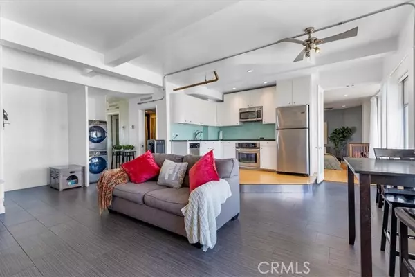 Long Beach, CA 90802,100 Atlantic #701