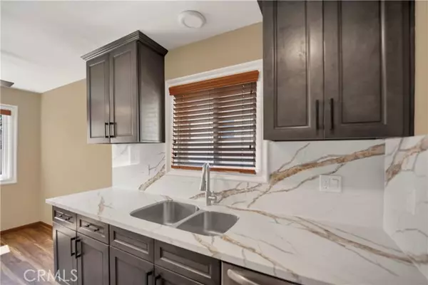 Long Beach, CA 90803,2214 E 2nd Street #6