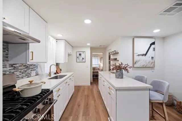 Glendora, CA 91740,826 E Route 66