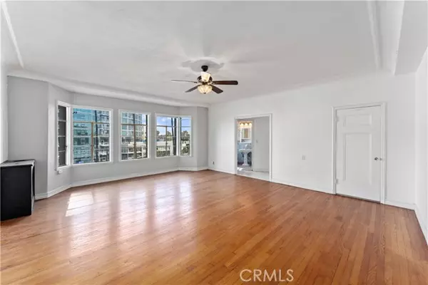 Long Beach, CA 90802,800 E Ocean Boulevard #306