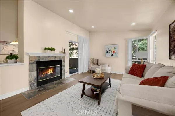 Yorba Linda, CA 92887,5380 Silver Canyon #9G