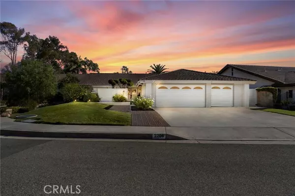 2206 Oakridge Court, Fullerton, CA 92831