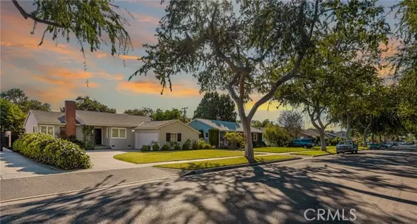 906 E Buffalo Avenue, Santa Ana, CA 92706